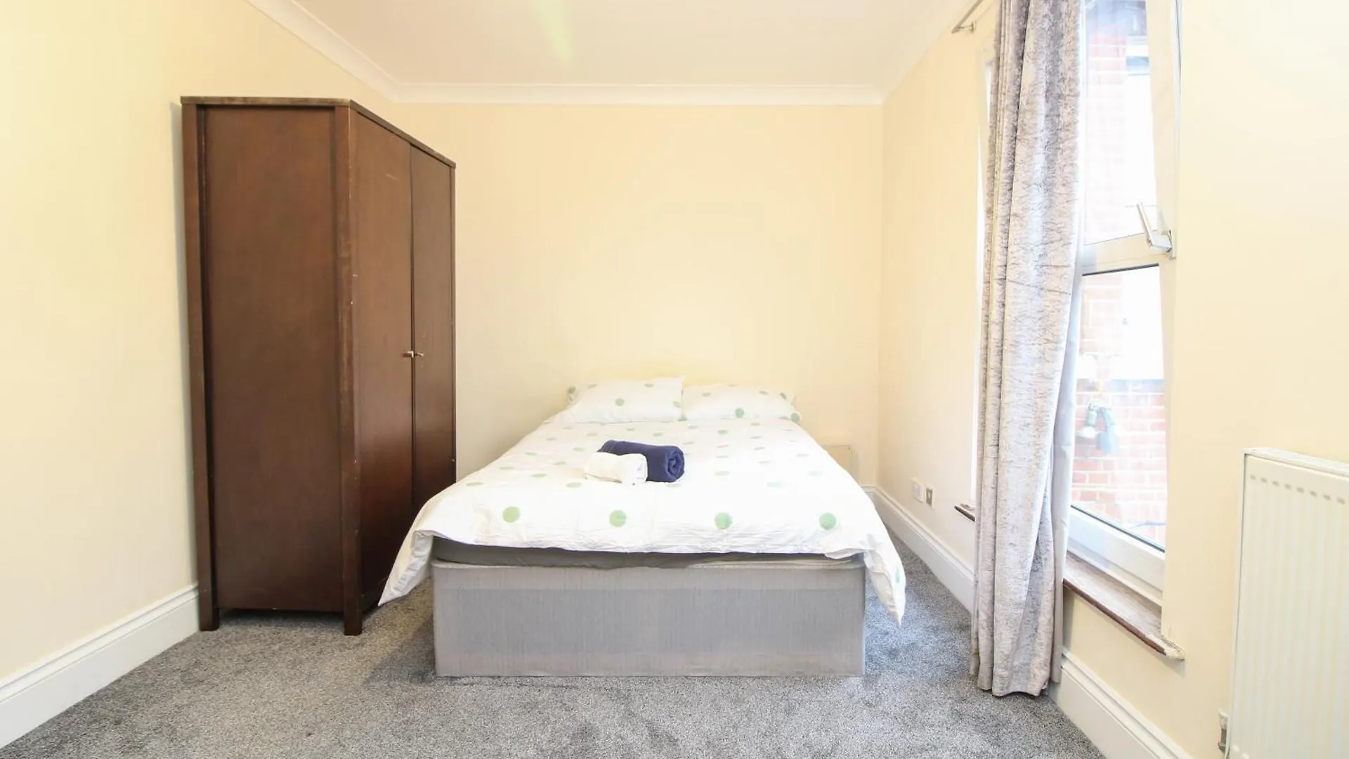 Centrally Located Double Rooms Southampton 0*,
